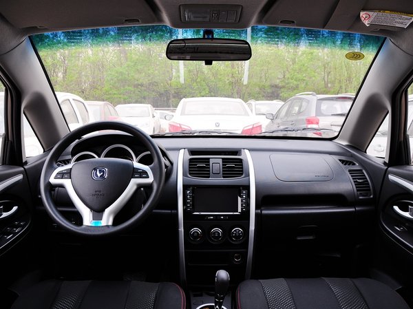 广州长安cx20优惠0.05万 展现suv个性