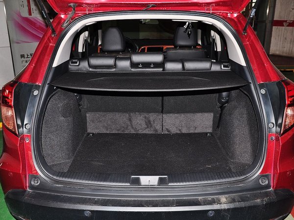广汽本田 1.8l cvt 后备箱局部特写