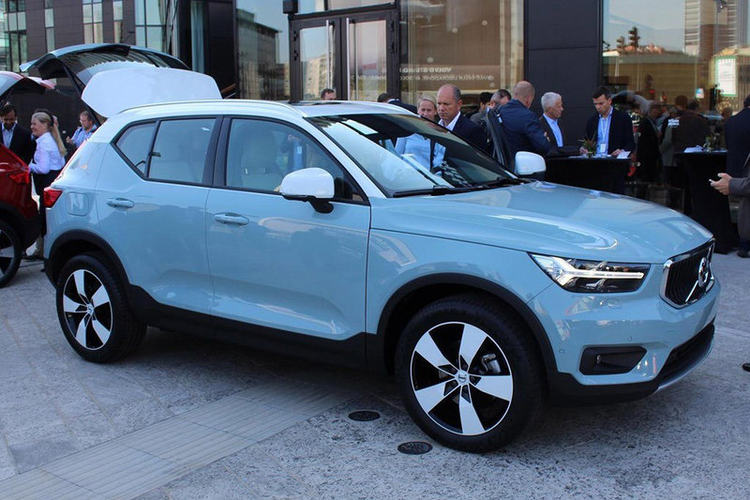 沃尔沃xc40(进口) t4 2019款 四驱破晓冰雪白