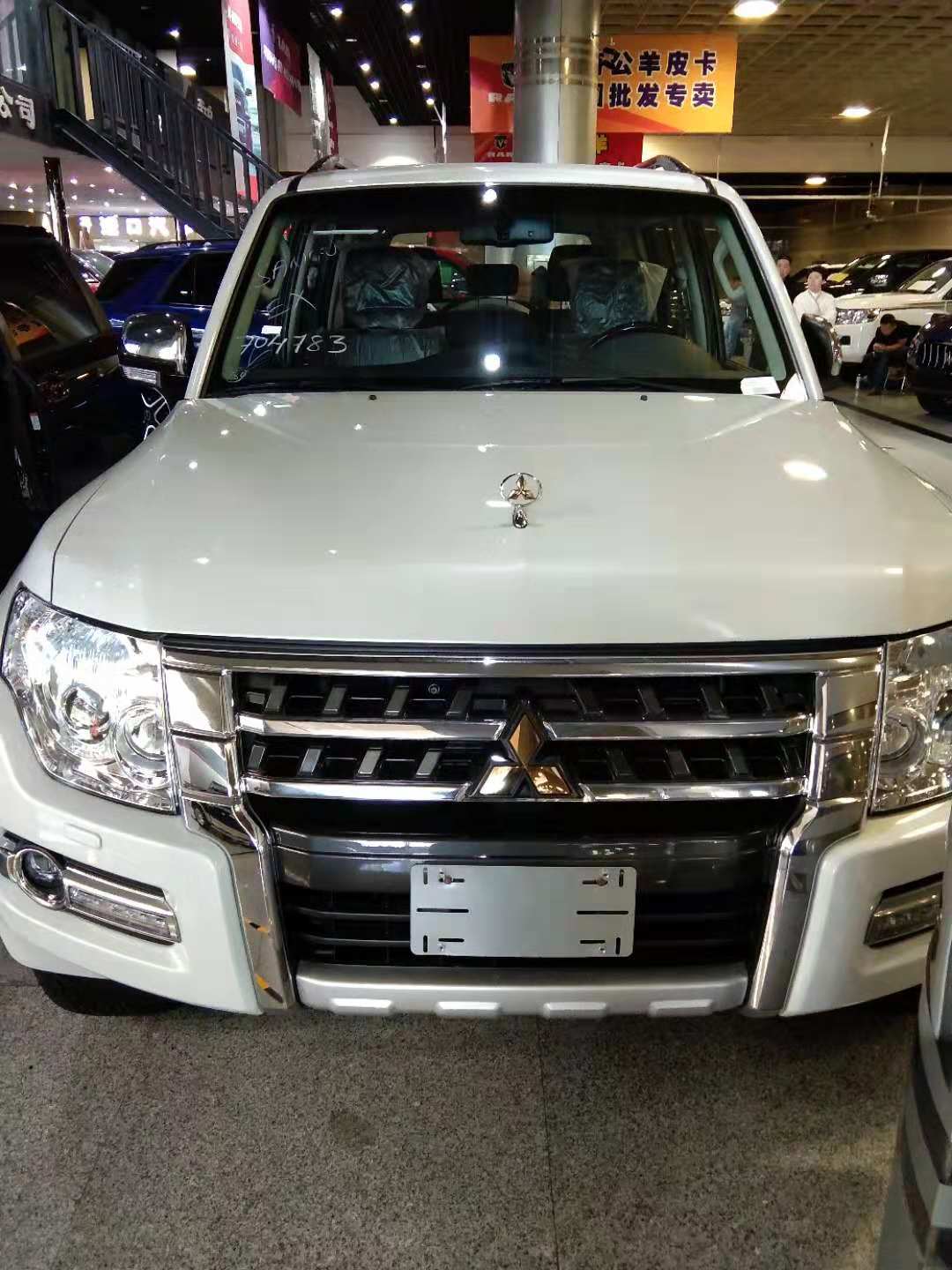 18款中东版三菱帕杰罗v97小型suv售34万