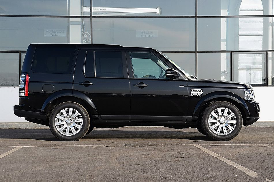 超豪华全尺寸越野 路虎发现四代