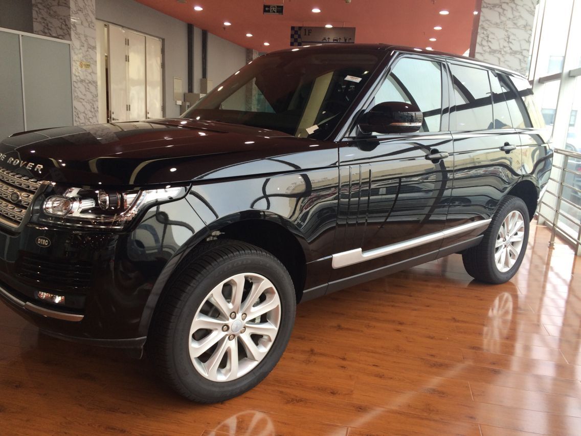 热线:18611189392 成经理《同微信》2016款路虎揽胜行政版造型简洁