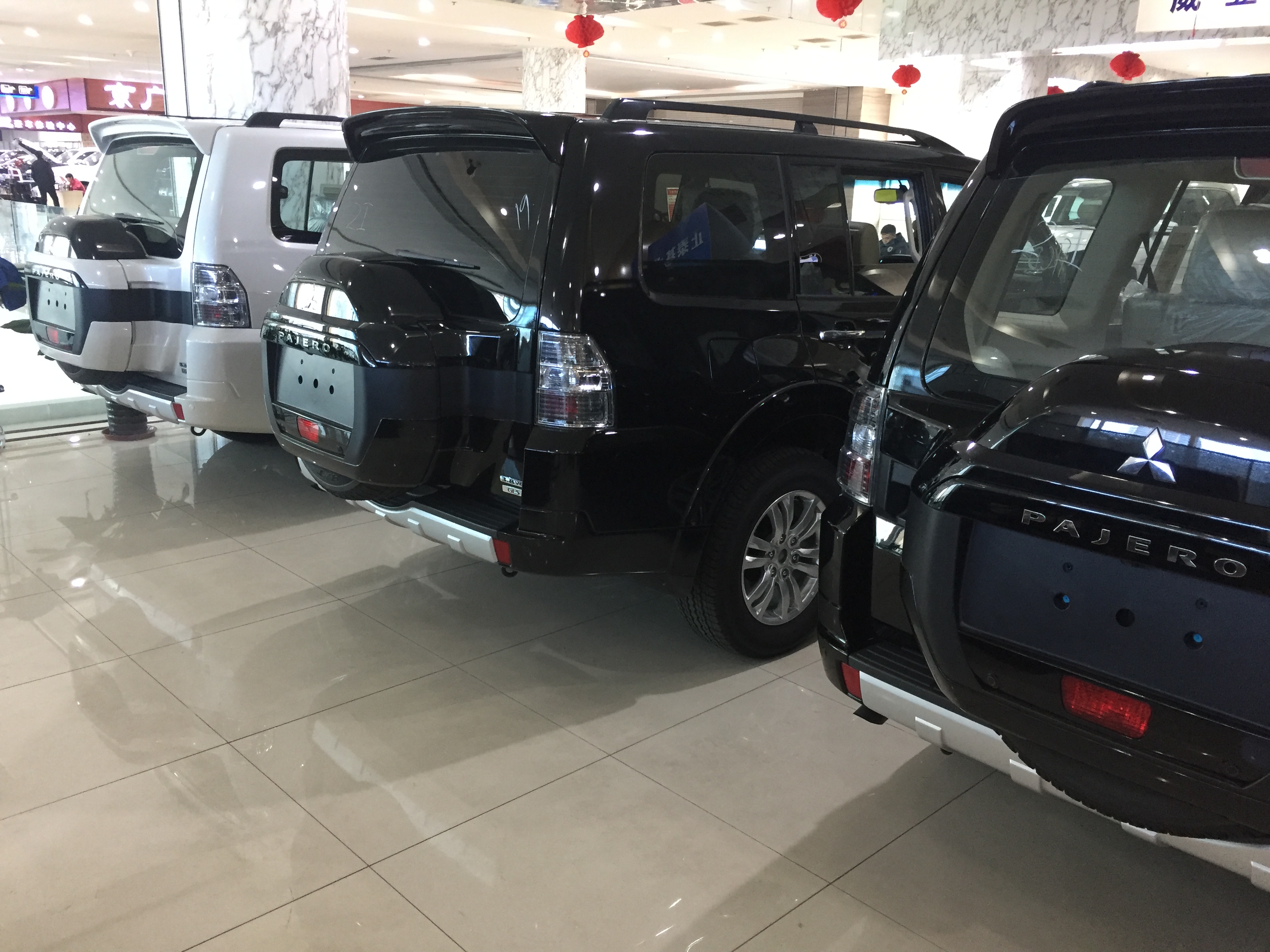 进口三菱帕杰罗v97中东版报价配置深解