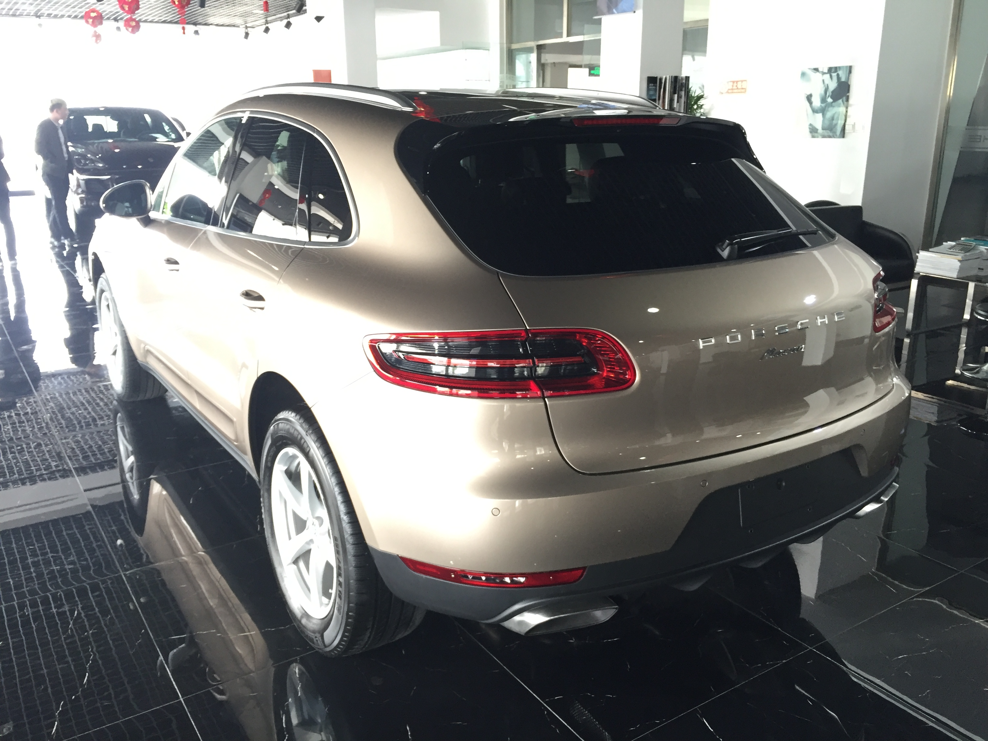 2018款保时捷玛卡卡宴现车颜色全豪华suv