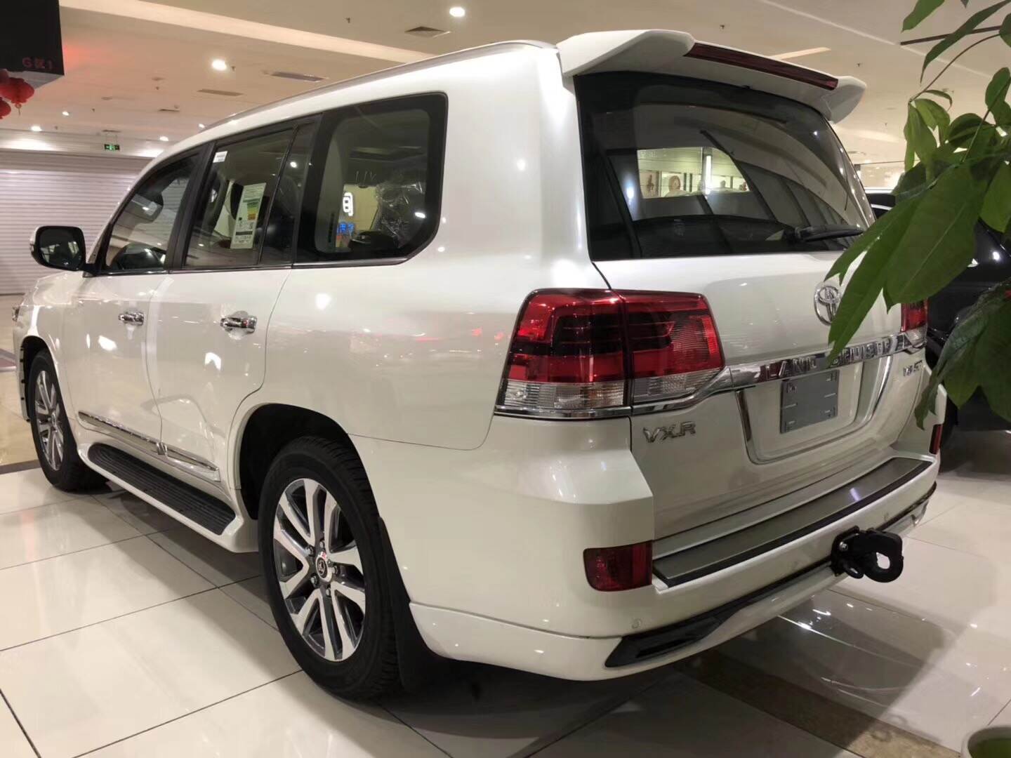 新款丰田酷路泽5700 vxr底盘升降心动价