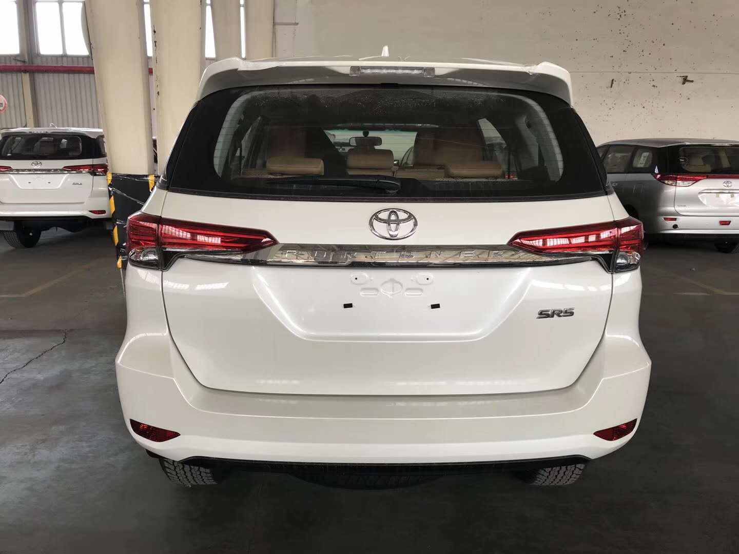 18款丰田穿越者2700 现车最新配置最低价