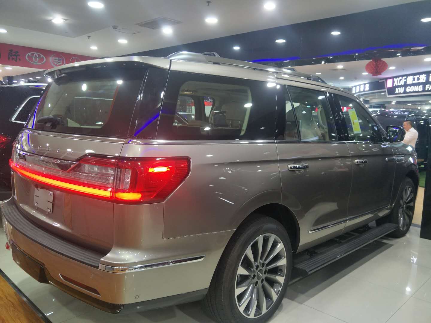 18款林肯领航员精雕细琢成就非凡人生