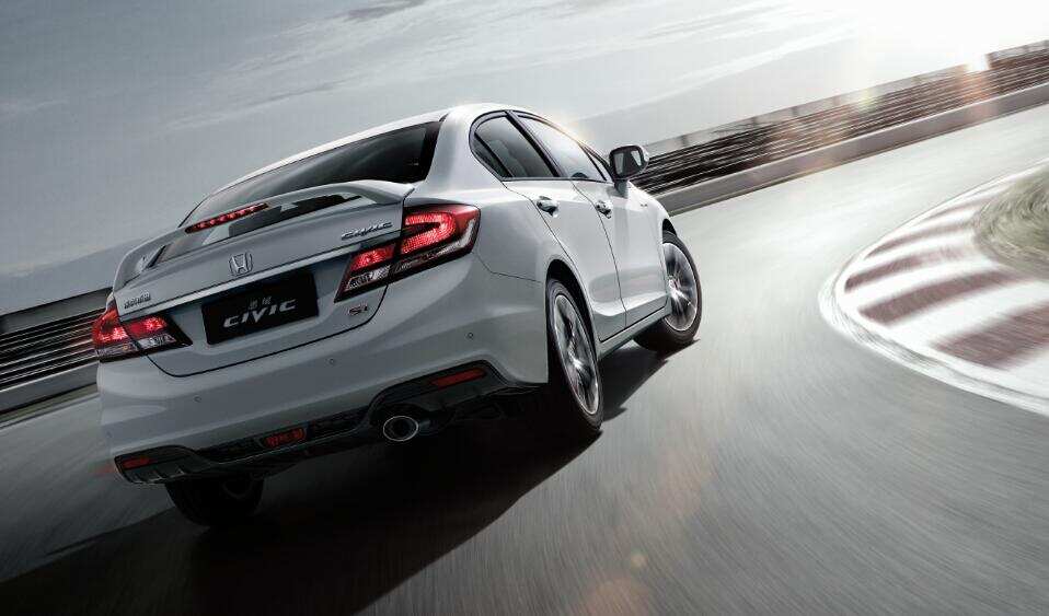 如果说"si内饰的红黑风格是与众不同的",相信没有新civic(思域)si