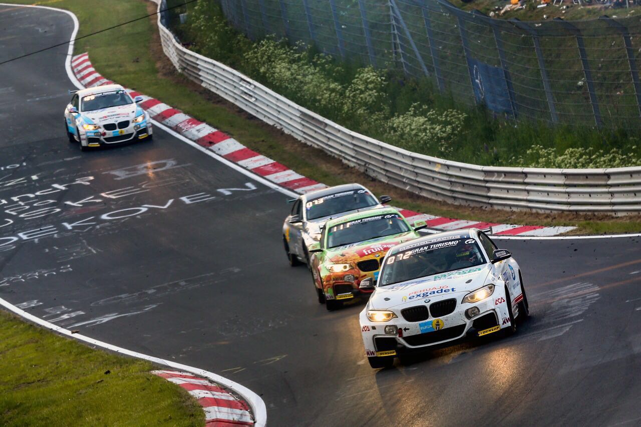 今年,bmw m依然带领了一支强大的团队驶入纽博格林北环赛道,包括m6